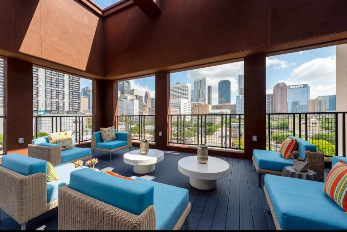 Luxury 1br-3bd-pool-gym Houston